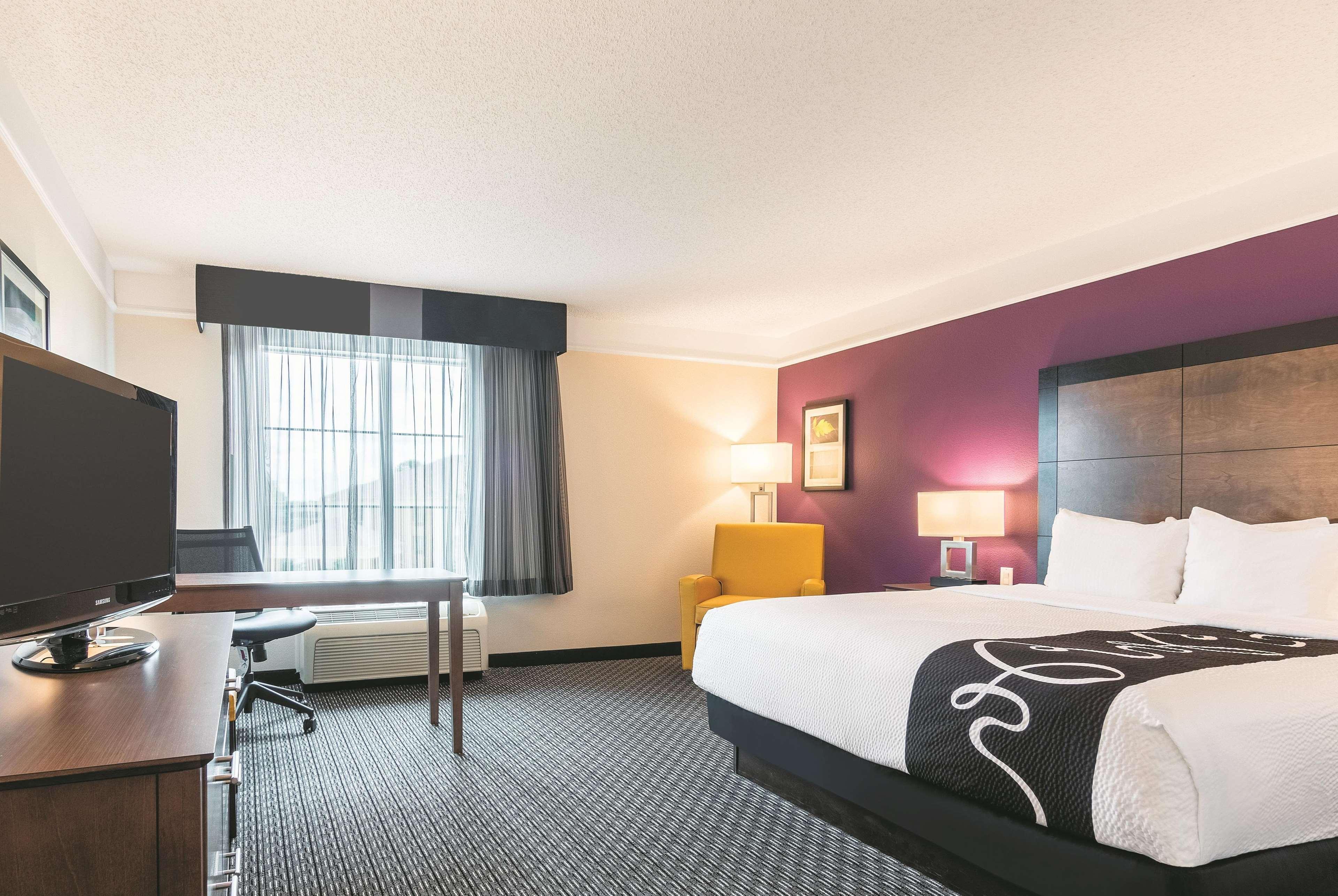 La Quinta By Wyndham Shreveport Airport Hotel Екстериор снимка