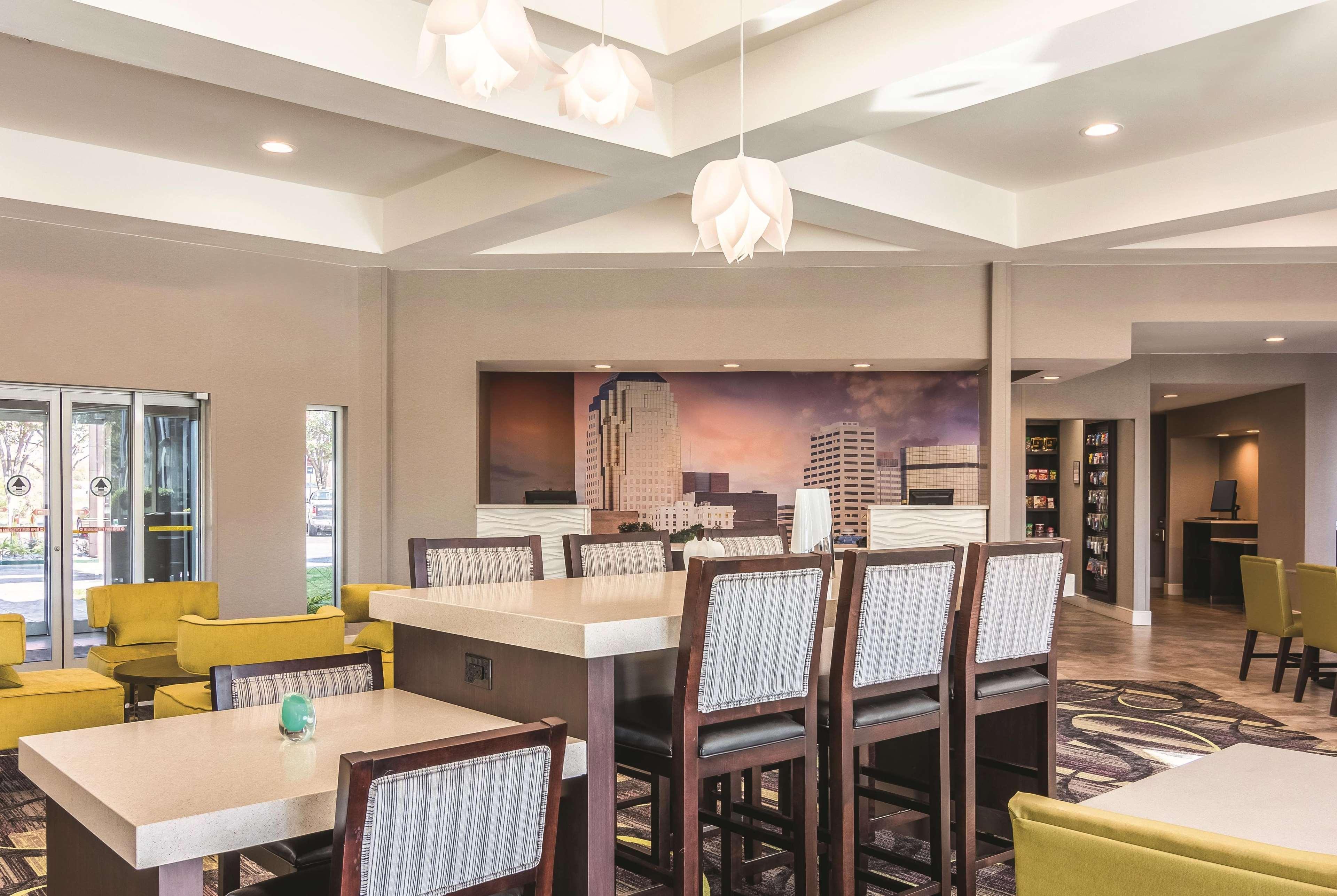 La Quinta By Wyndham Shreveport Airport Hotel Екстериор снимка