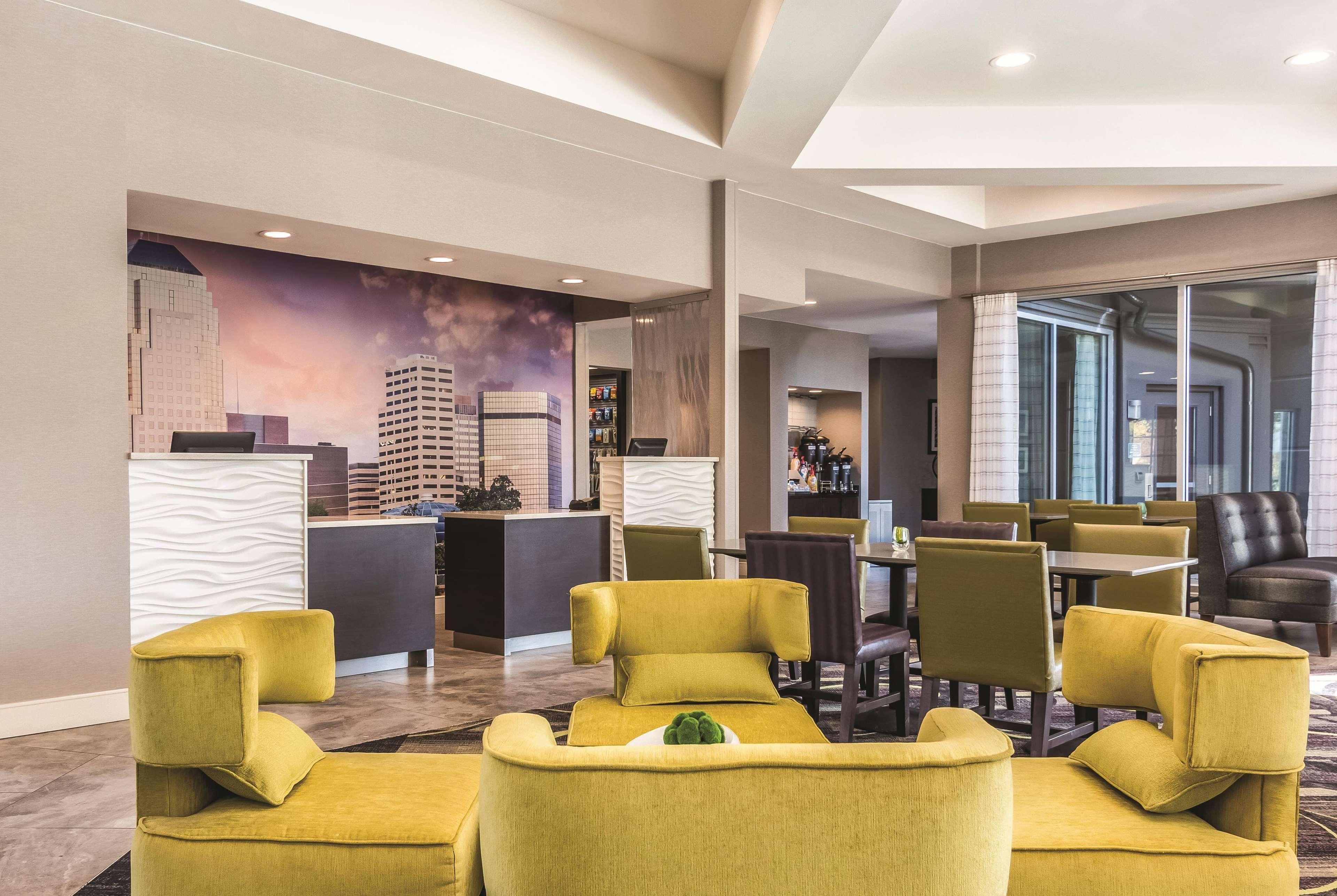 La Quinta By Wyndham Shreveport Airport Hotel Екстериор снимка