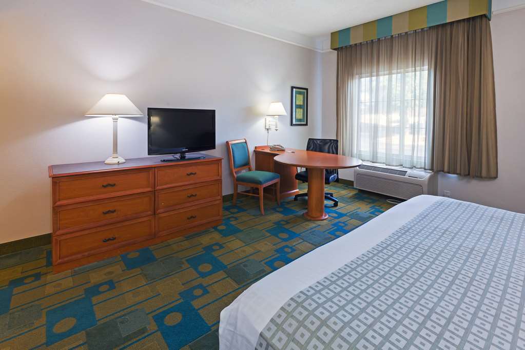 La Quinta By Wyndham Shreveport Airport Hotel Стая снимка